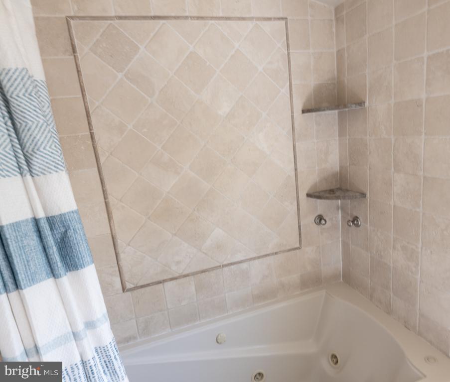 8005 Manor Road Baltimore, MD 21234 - Photo 12 of 16 Full Bath With Jetted Tub