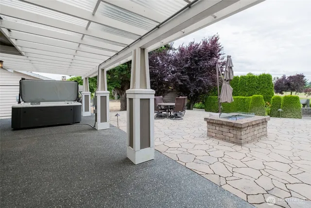 a view of outdoor space yard and patio