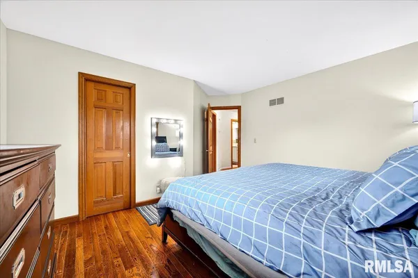 $215,000 | 1823 Highwood Avenue, Pekin, IL 61554