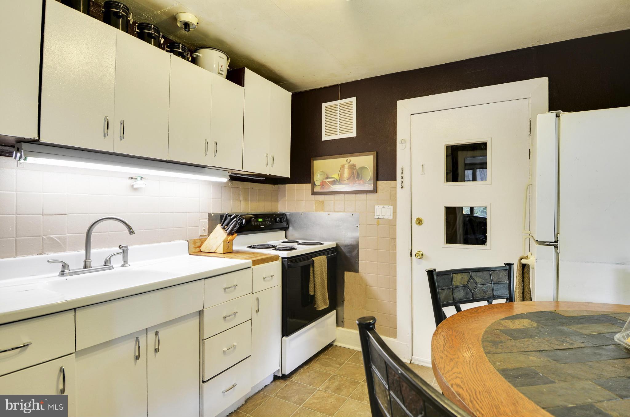 4201 Jones Bridge Road Bethesda, MD 20815 - Photo 8 of 30 Kitchen