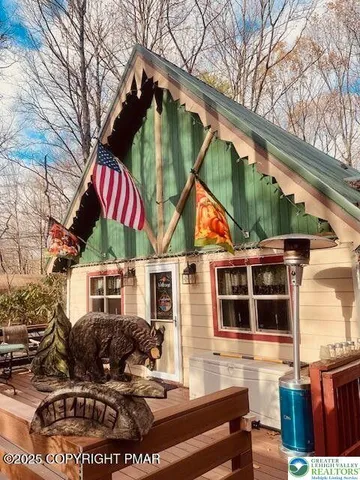 $349,000 | 49 Wood Street, Lake Harmony, PA 18624