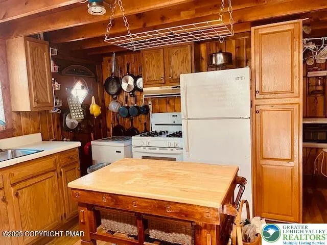 $349,000 | 49 Wood Street, Lake Harmony, PA 18624