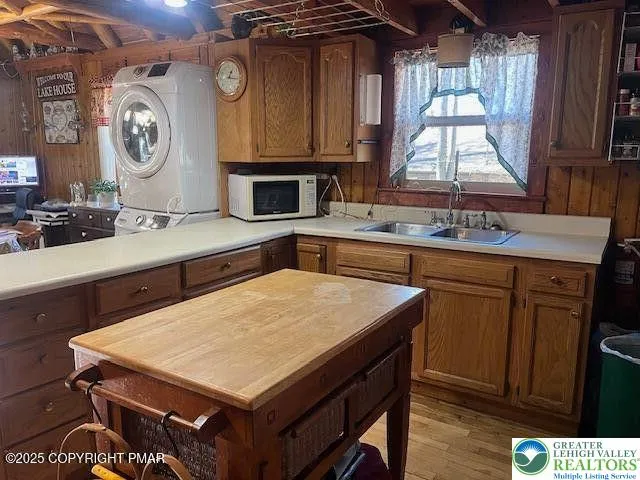 $349,000 | 49 Wood Street, Lake Harmony, PA 18624