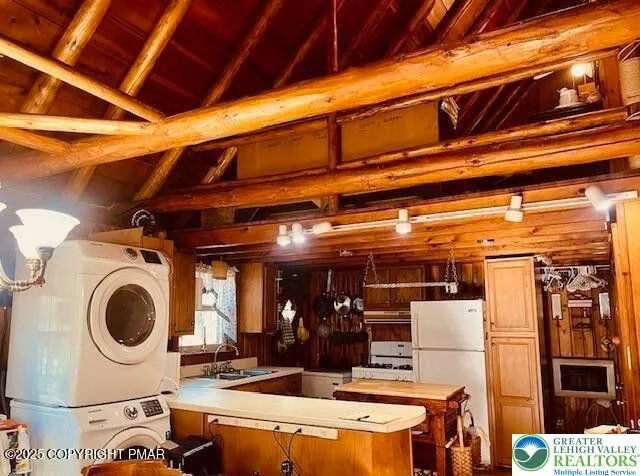 $349,000 | 49 Wood Street, Lake Harmony, PA 18624