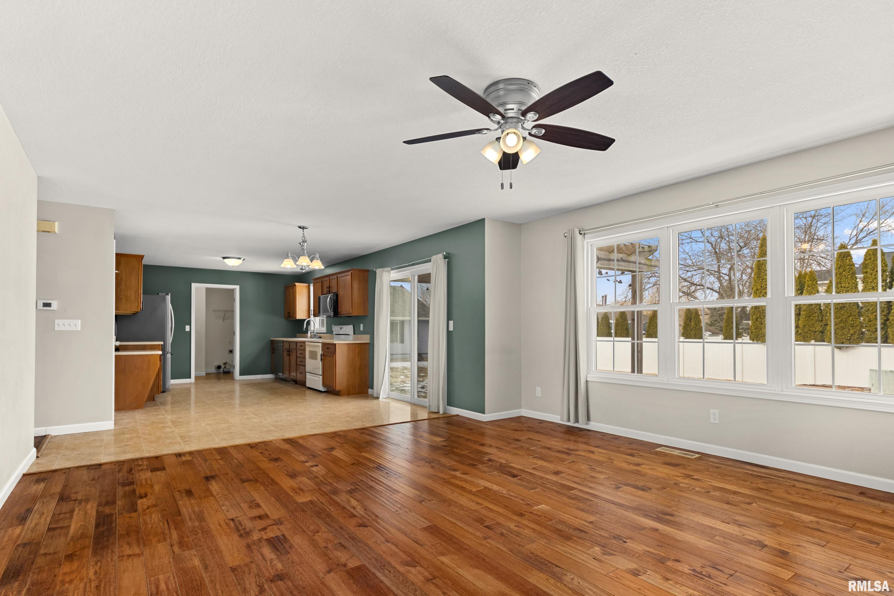 1941 Colt Drive Washington, IL 61571 - Photo 11 of 41