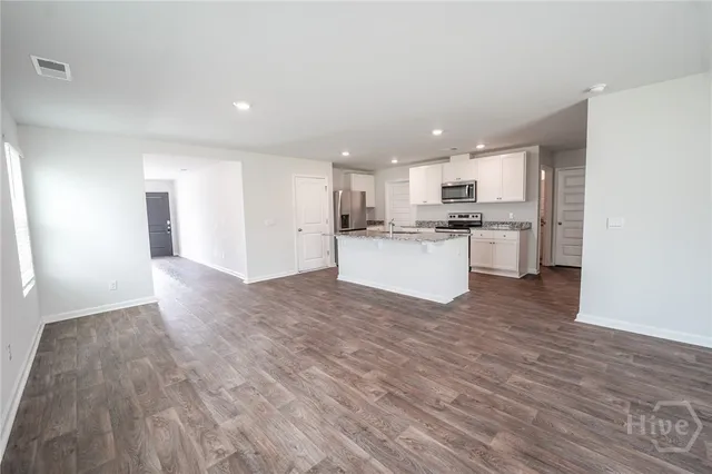 $2,500 | 412 Coconut Drive, Bloomingdale, GA 31302