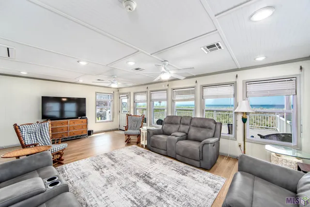 $539,000 | 2828 Highway 1, Grand Isle, LA 70358