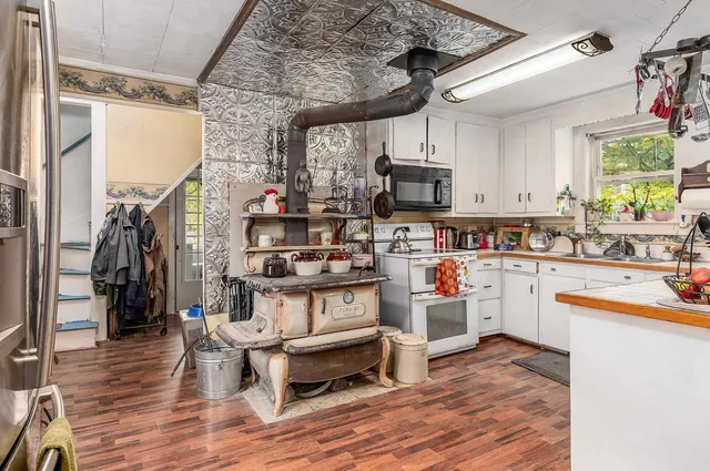 $325,000 | 84 School Street, Wakefield, NH 03872