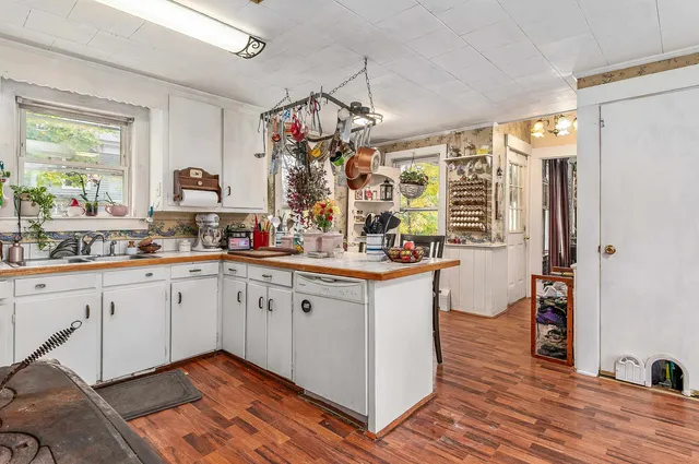 $325,000 | 84 School Street, Wakefield, NH 03872