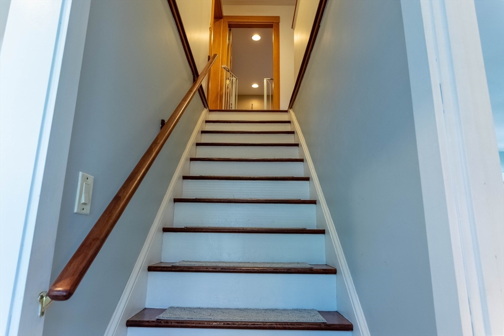 3642 Pawtucket Avenue Riverside, RI 02915 - Photo 21 of 39 a view of entryway