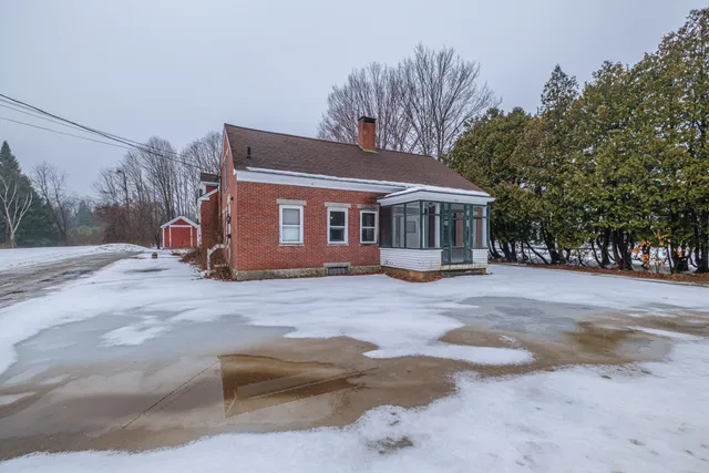 $495,800 | 51 Oxford Street, Paris, ME 04281