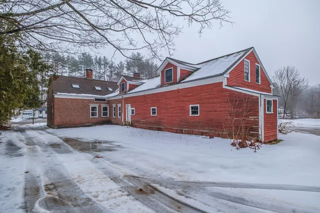 $495,800 | 51 Oxford Street, Paris, ME 04281