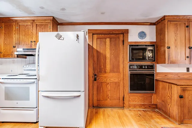 $495,800 | 51 Oxford Street, Paris, ME 04281