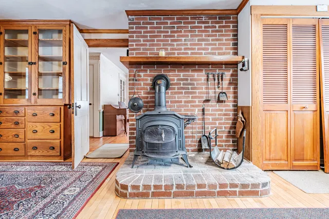 $495,800 | 51 Oxford Street, Paris, ME 04281