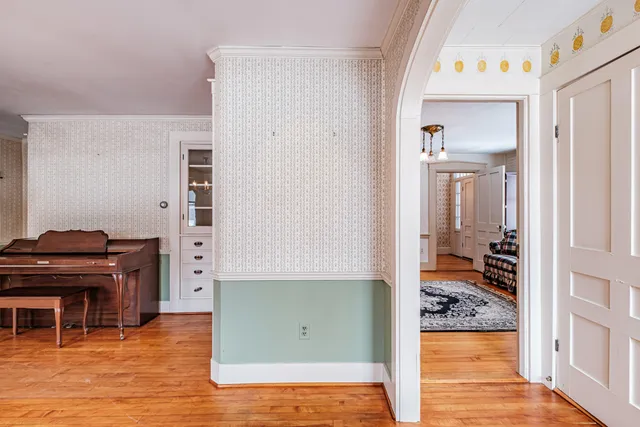 $495,800 | 51 Oxford Street, Paris, ME 04281