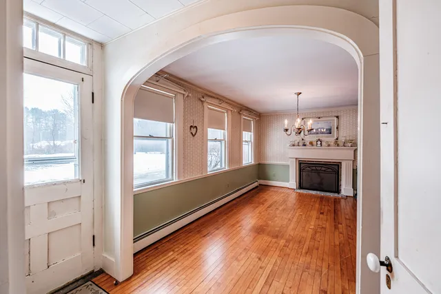 $495,800 | 51 Oxford Street, Paris, ME 04281