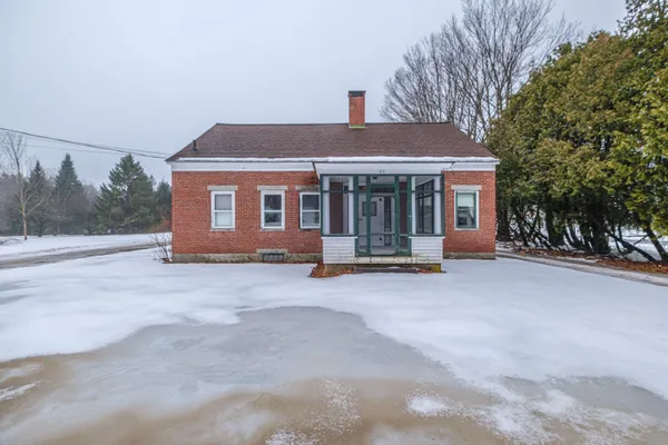 $495,800 | 51 Oxford Street, Paris, ME 04281