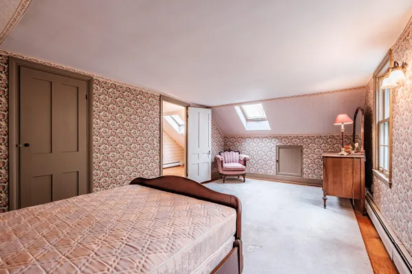 $495,800 | 51 Oxford Street, Paris, ME 04281