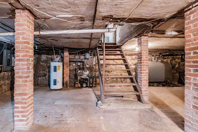 $495,800 | 51 Oxford Street, Paris, ME 04281