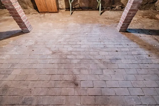 $495,800 | 51 Oxford Street, Paris, ME 04281