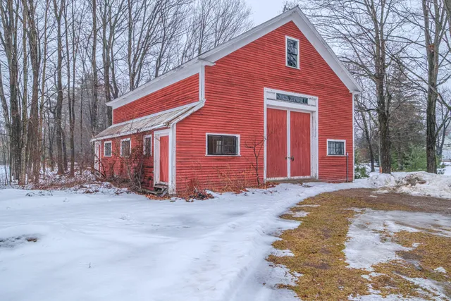 $495,800 | 51 Oxford Street, Paris, ME 04281