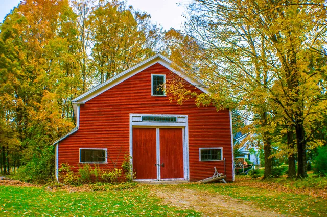 $495,800 | 51 Oxford Street, Paris, ME 04281