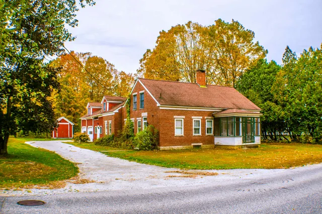 $495,800 | 51 Oxford Street, Paris, ME 04281