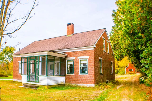 $495,800 | 51 Oxford Street, Paris, ME 04281