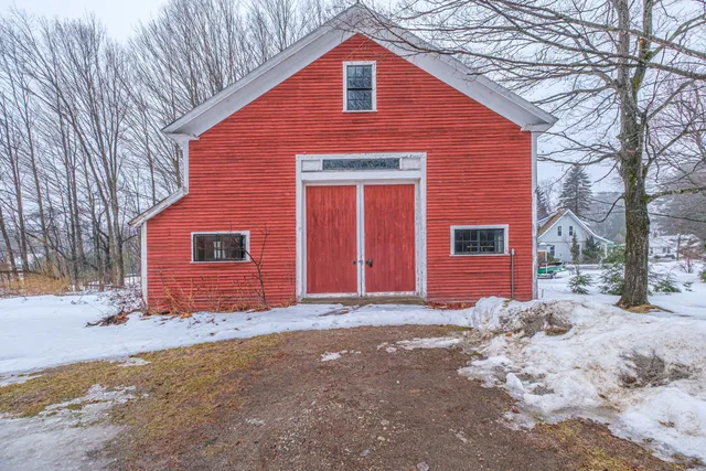 $495,800 | 51 Oxford Street, Paris, ME 04281