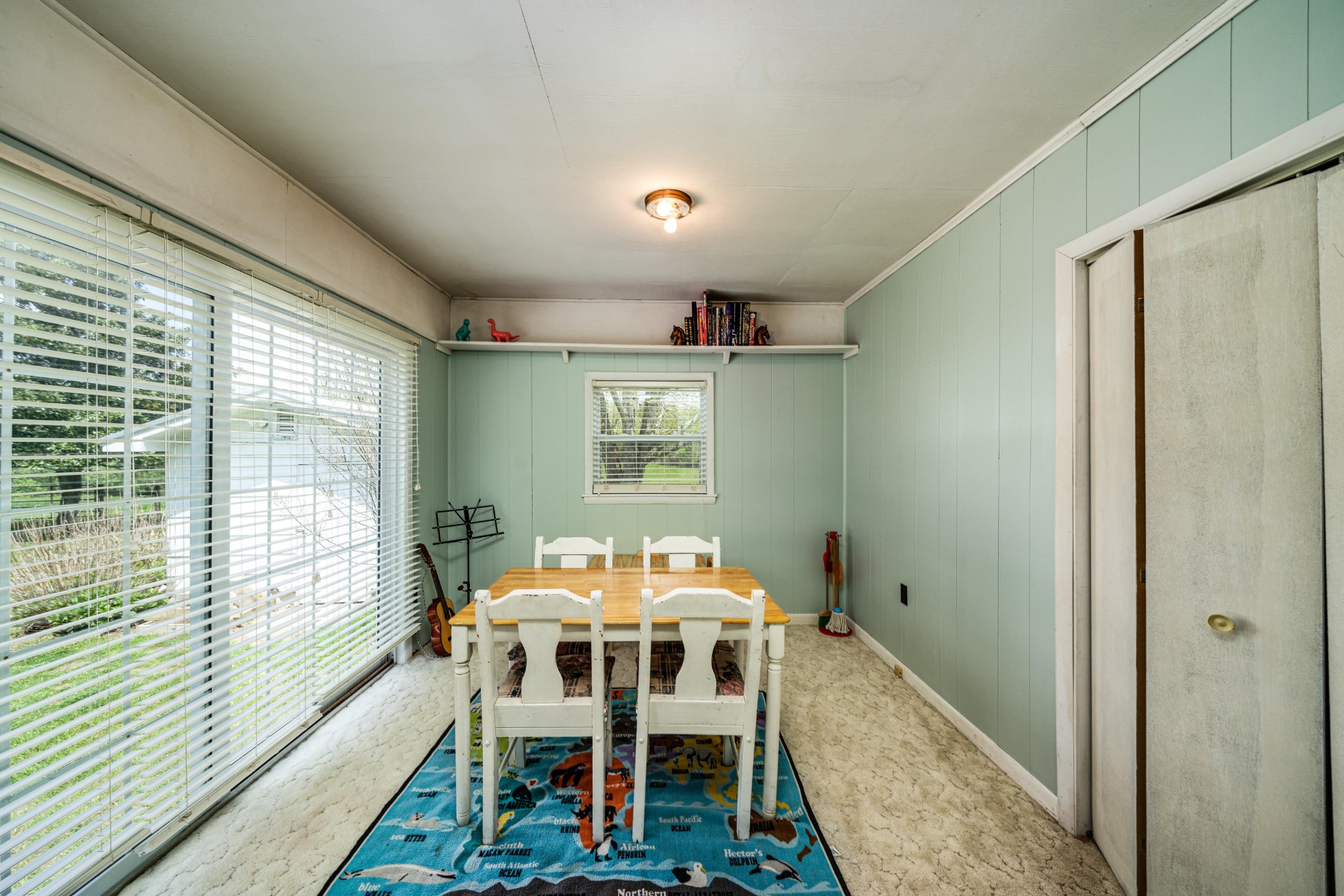 144 Meister Hills Road Deer Lodge, TN 37726 - Photo 15 of 40 a dining room with furniture and window