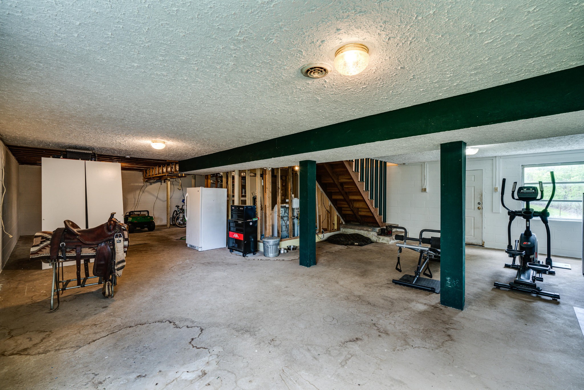144 Meister Hills Road Deer Lodge, TN 37726 - Photo 21 of 40 a view of a room with gym equipment