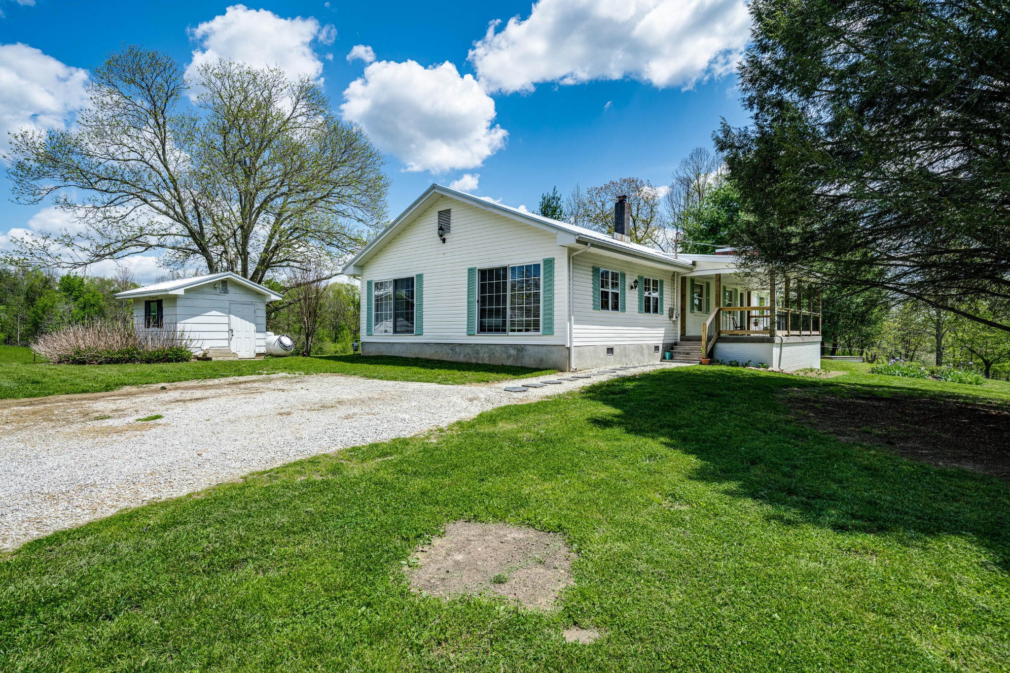 144 Meister Hills Road Deer Lodge, TN 37726 - Photo 25 of 40 a front view of house with yard and green space