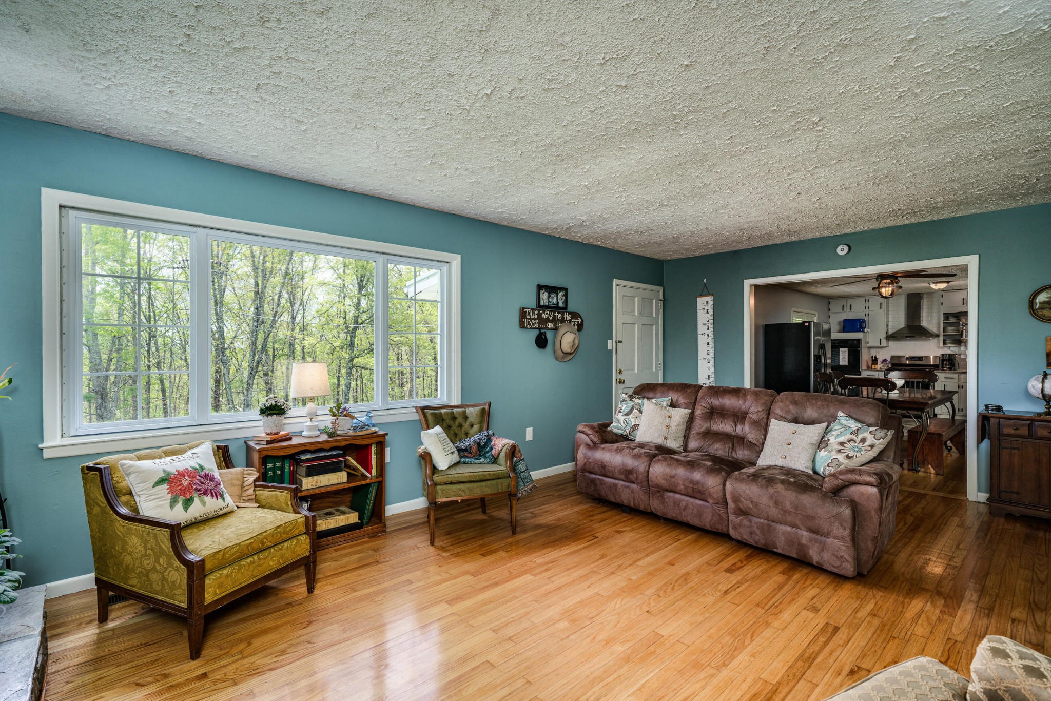 144 Meister Hills Road Deer Lodge, TN 37726 - Photo 4 of 40 a living room with furniture and a large window