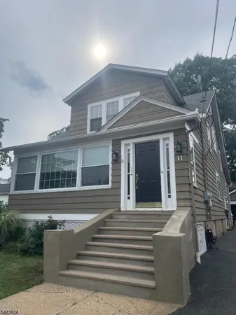 $729,000 | 11 Brookwood Drive, Maplewood, NJ 07040