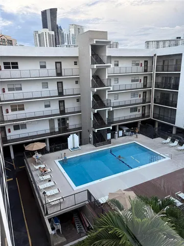 $3,950 | 201 178th Drive, Unit 537, Sunny Isles Beach, FL 33160