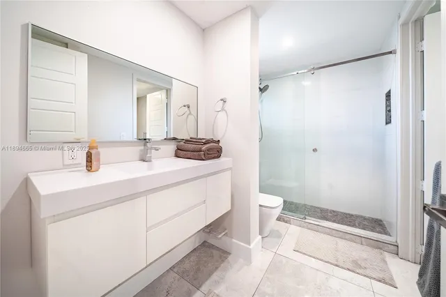 $3,950 | 201 178th Drive, Unit 537, Sunny Isles Beach, FL 33160