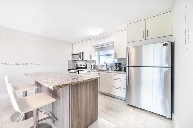 $3,950 | 201 178th Drive, Unit 537, Sunny Isles Beach, FL 33160