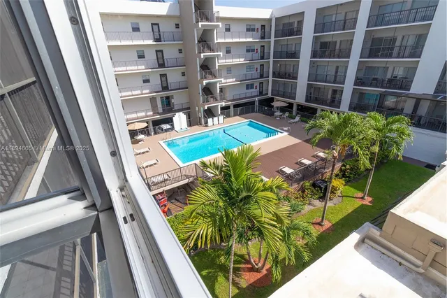 $3,950 | 201 178th Drive, Unit 537, Sunny Isles Beach, FL 33160