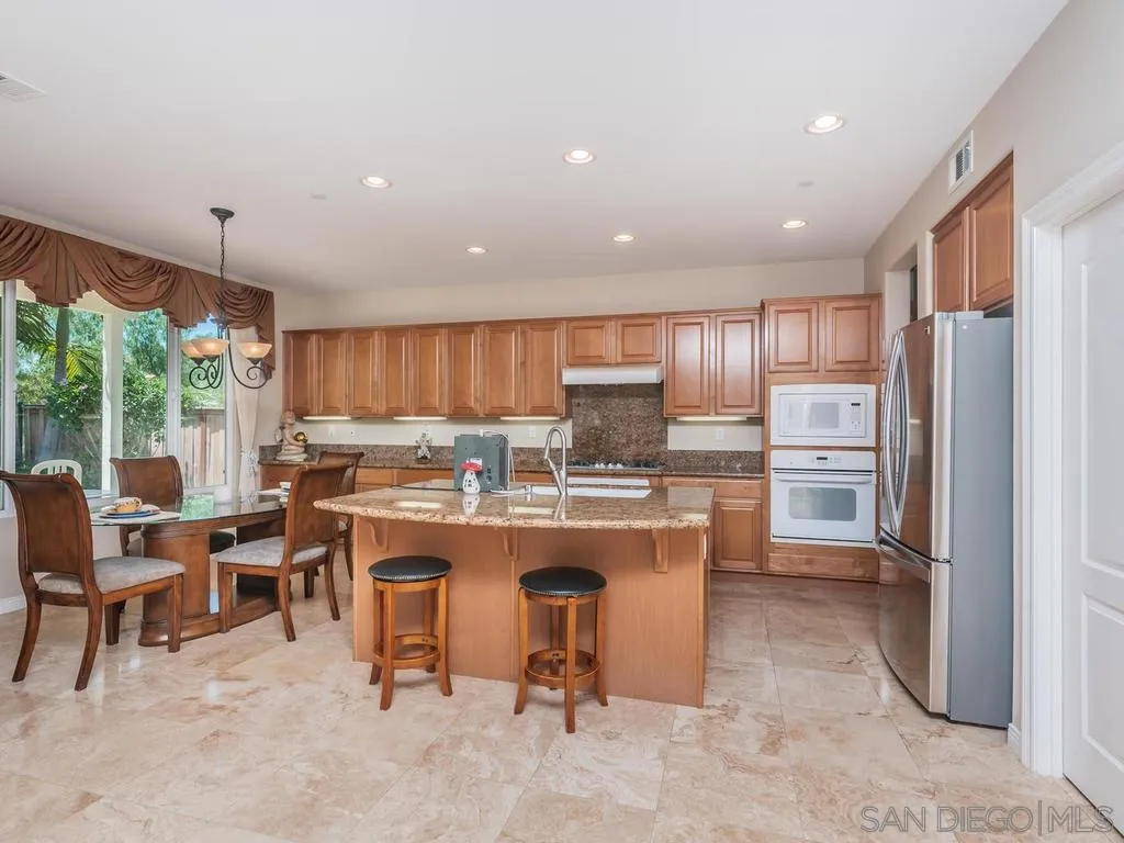 16222 Cayenne Ridge Road San Diego, CA 92127 - Photo 6 of 25 Gallery Image 6