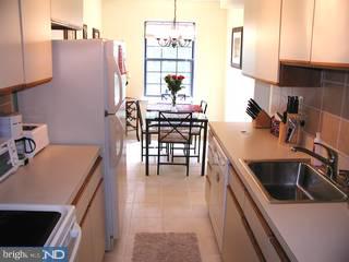 322 Washington Place, Unit 22 Chesterbrook, PA 19087 - Photo 2 of 6