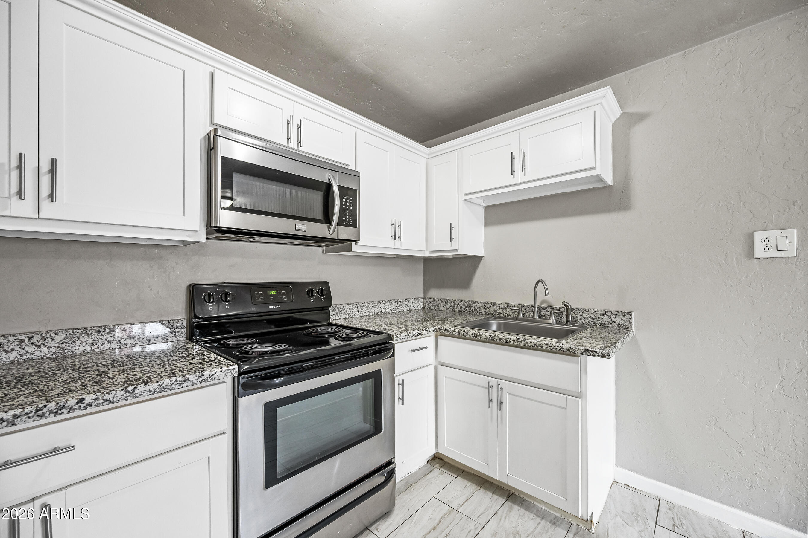 1724 West Thomas Road Phoenix, AZ 85015 - Photo 20 of 31 Casita kitchen