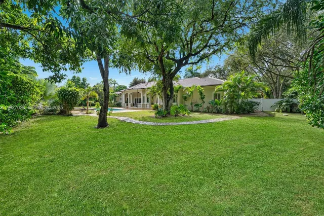$5,800,000 | 6890 Southwest 94th Street, Pinecrest, FL 33156