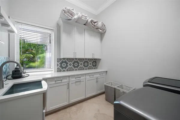 $5,390,000 | 6890 Southwest 94th Street, Pinecrest, FL 33156