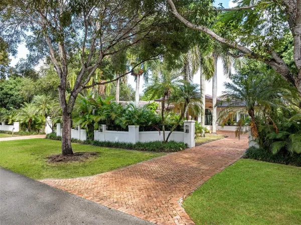 $5,390,000 | 6890 Southwest 94th Street, Pinecrest, FL 33156