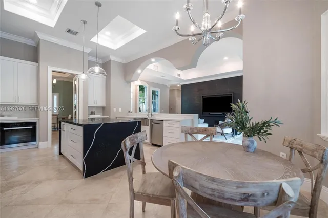 $5,800,000 | 6890 Southwest 94th Street, Pinecrest, FL 33156