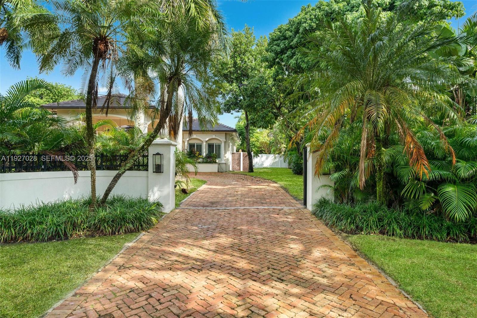 6890 Southwest 94th Street Pinecrest, FL 33156 - Photo 9 of 94