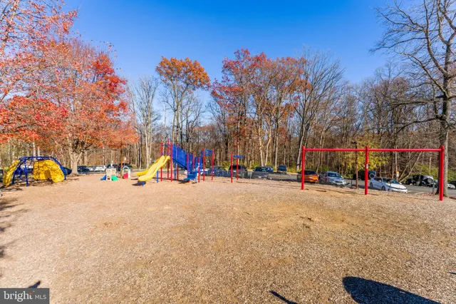 $2,200 | 11240 Chestnut Grove Square, Unit 31, Reston, VA 20190