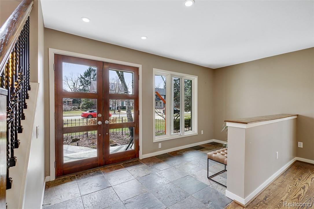 711 Rivenoak Street Birmingham, MI 48009 - Photo 23 of 58 dsc03427-dsc03429.jpg