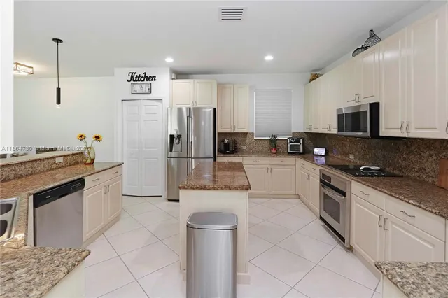 $1,075,000 | 3940 Southwest 144th Terrace, Miramar, FL 33027