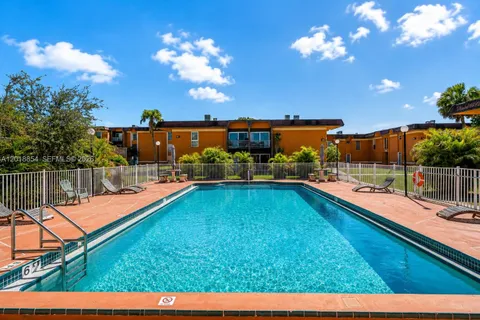 $1,800 | 9483 Southwest 76th Street, Unit N1, Miami, FL 33173